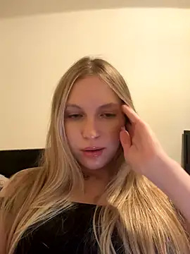 Snapshot of bbysonia chatting on October 25, 8:20 pm bbysonia online show from October 25, 8:20 pm