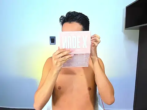 Snapshot of melissa_fem_ chatting on October 29, 12:42 am melissa fem  online show from October 29, 12:42 am