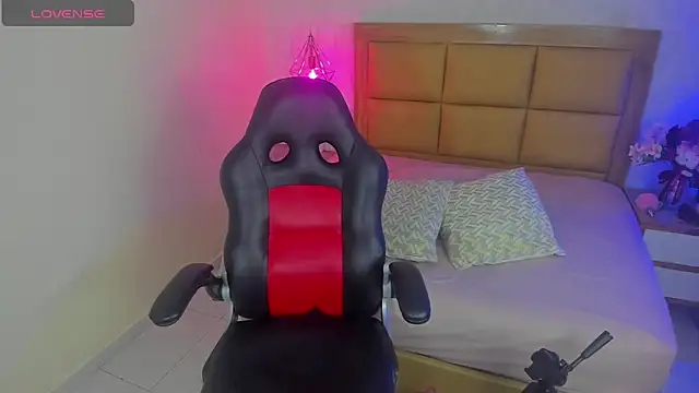 MELISSAROUGE online show from February 18, 7:32 pm