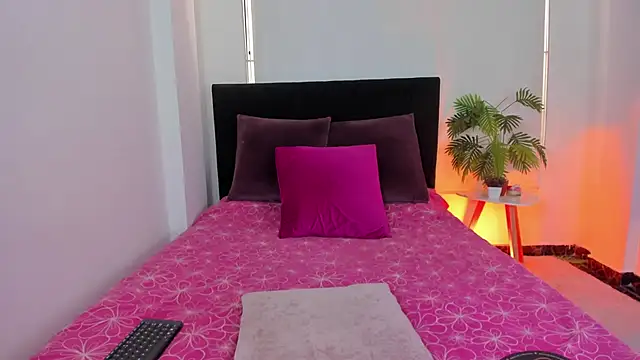 LunaVelvet777 online show from November 25, 3:34 pm