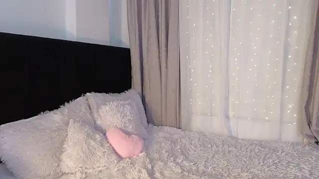 LunaVelvet777 online show from March 18, 3:46 pm