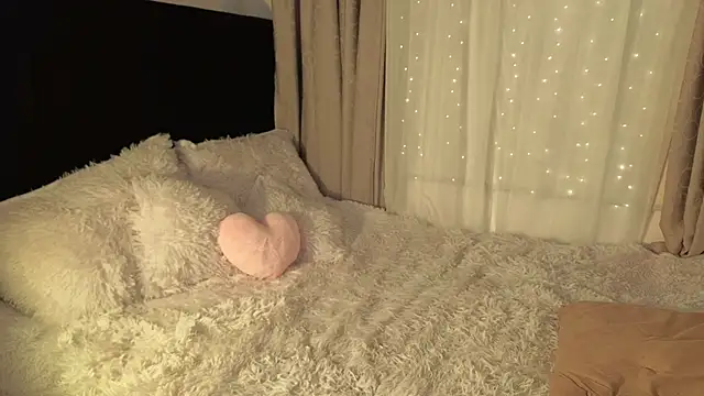 LunaVelvet777 online show from March 16, 5:37 pm