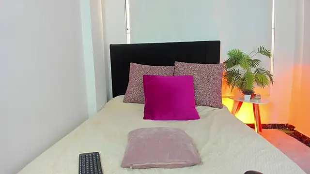 LunaVelvet777 online show from November 24, 3:23 pm