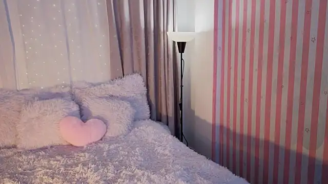 LunaVelvet777 online show from April 4, 8:48 pm