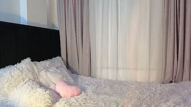 LunaVelvet777 online show from March 14, 5:52 pm