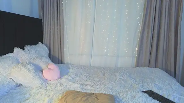 LunaVelvet777 online show from February 24, 5:14 pm