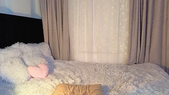 LunaVelvet777 online show from March 11, 1:38 pm