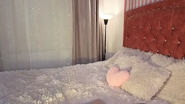 LunaVelvet777 online show from April 18, 7:07 pm