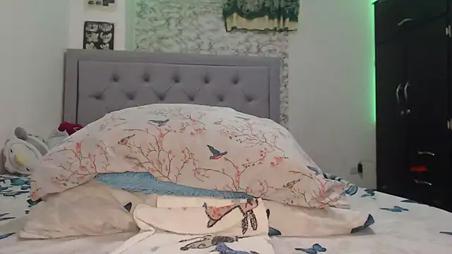 nahomibeckers online show from October 22, 3:00 pm