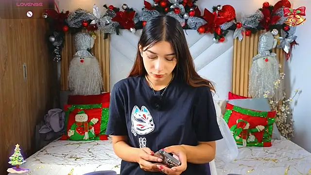 lila min online show from November 11, 1:50 pm