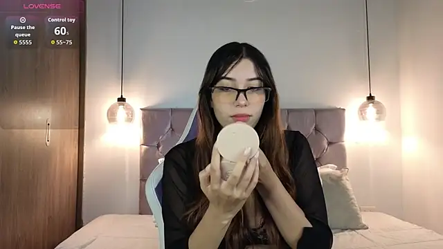 Snapshot of lila_min chatting on September 18, 1:58 pm lila min online show from September 18, 1:58 pm