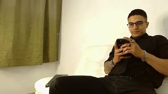 Dash Bukoski online show from October 30, 5:28 am