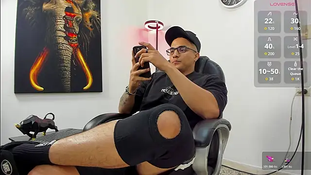 Dash Bukoski online show from October 31, 4:09 am