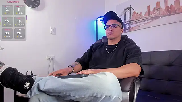 Dash Bukoski online show from November 30, 1:01 pm