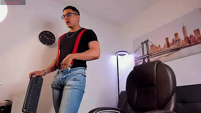 Dash Bukoski online show from December 20, 3:04 pm