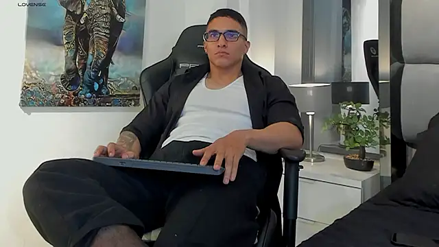 Dash Bukoski online show from February 16, 11:42 am