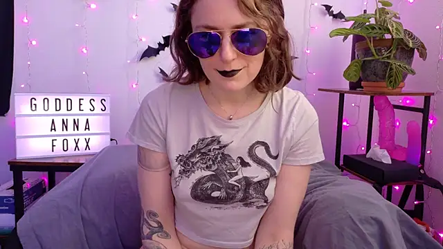 mistressannafoxx online show from February 26, 10:10 pm