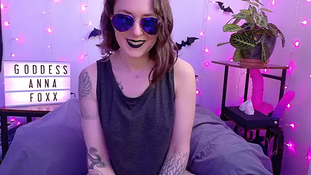 mistressannafoxx online show from March 27, 9:16 pm