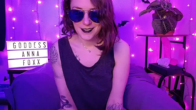 mistressannafoxx online show from March 4, 1:13 am