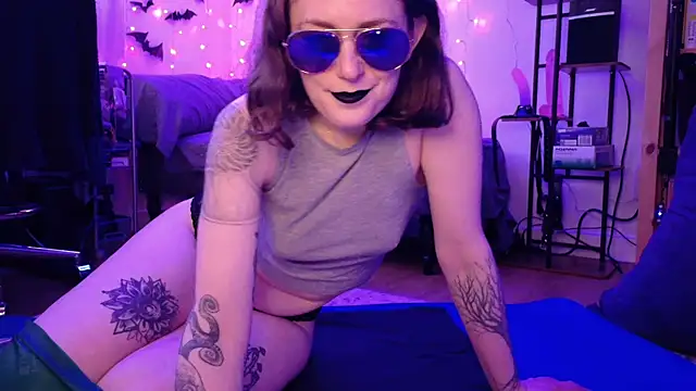 mistressannafoxx online show from April 15, 12:16 am