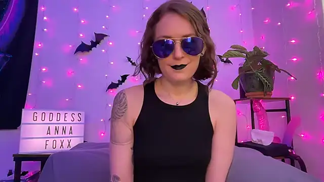 mistressannafoxx online show from January 15, 10:13 pm