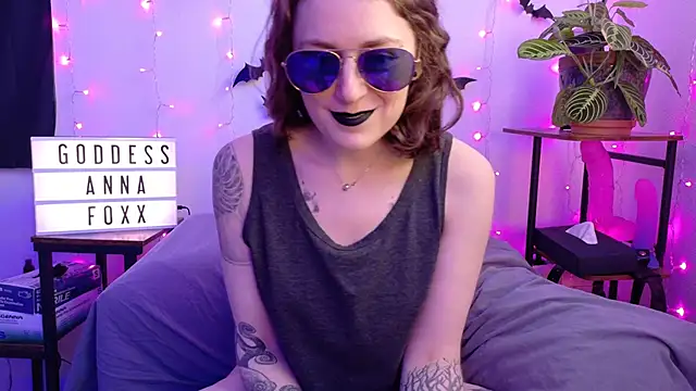 mistressannafoxx online show from April 10, 9:11 pm