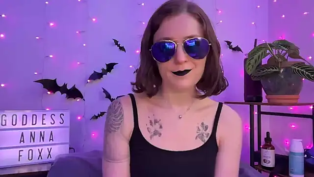 Snapshot of mistressannafoxx chatting on November 21, 9:36 pm mistressannafoxx online show from November 21, 9:36 pm