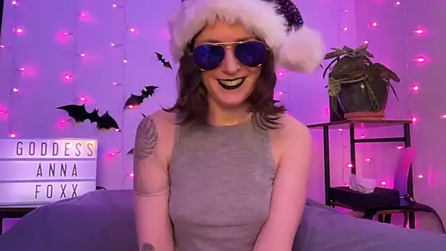 mistressannafoxx online show from December 22, 10:10 pm