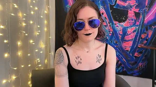 Snapshot of mistressannafoxx chatting on October 9, 8:53 pm mistressannafoxx online show from October 9, 8:53 pm