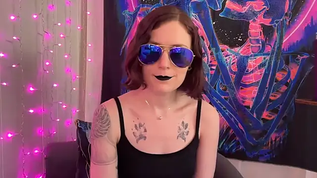 Snapshot of mistressannafoxx chatting on September 17, 9:17 pm mistressannafoxx online show from September 17, 9:17 pm