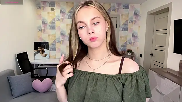 NylaNadler online show from February 23, 6:03 am