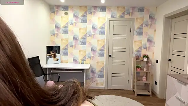 NylaNadler online show from March 8, 4:05 am