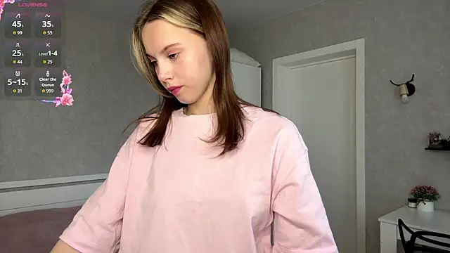 NylaNadler online show from April 27, 4:10 am