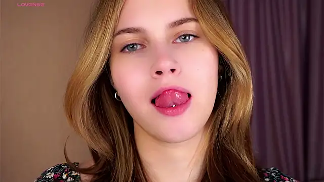 NylaNadler online show from October 25, 5:39 am