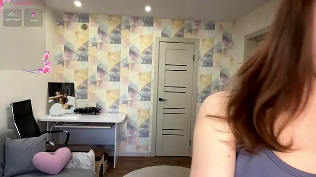 NylaNadler online show from April 4, 4:08 am