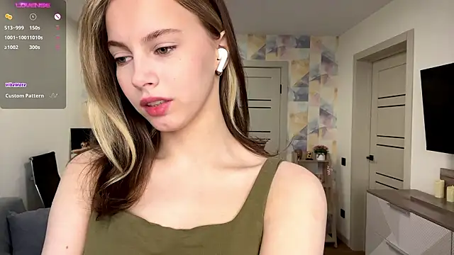 NylaNadler online show from March 15, 4:08 am