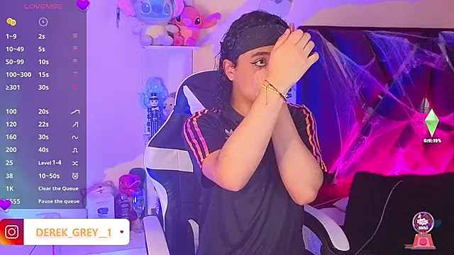 derek greyy  online show from October 19, 7:16 pm