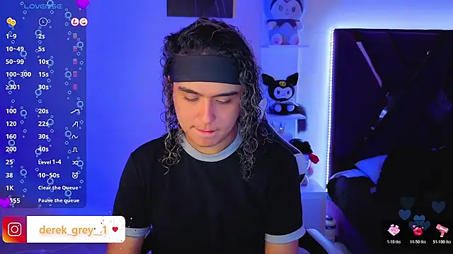 derek greyy  online show from April 7, 9:38 pm