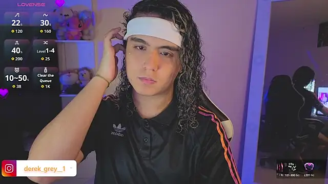 derek greyy  online show from March 5, 9:00 pm