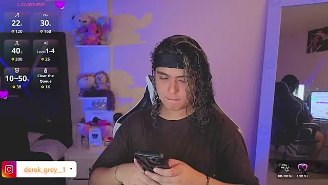 derek greyy  online show from March 11, 8:14 pm