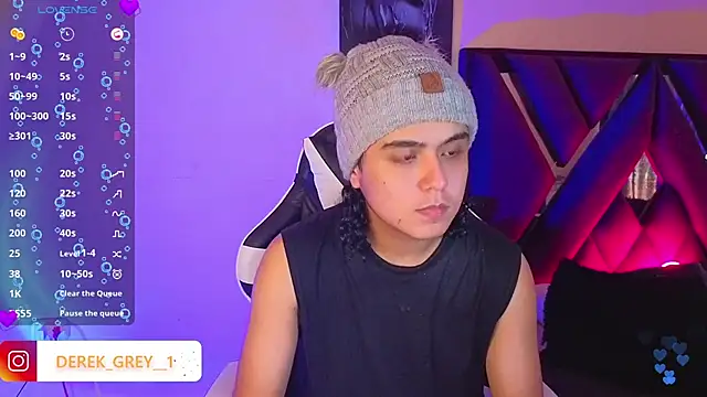 derek greyy  online show from October 2, 8:01 pm