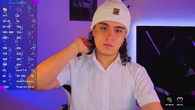 derek greyy  online show from April 13, 8:13 pm