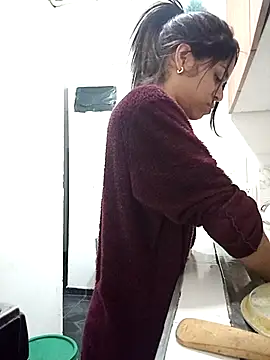 toxic sweet  online show from November 28, 7:25 pm