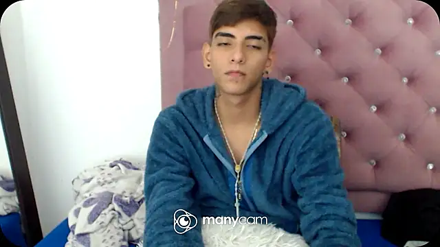 Snapshot of SkyAndSeth chatting on September 19, 5:44 am SkyAndSeth online show from September 19, 5:44 am