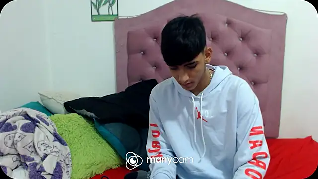 Snapshot of SkyAndSeth chatting on September 26, 7:48 am SkyAndSeth online show from September 26, 7:48 am