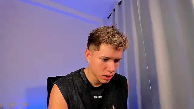 Snapshot of nathan_blake chatting on November 17, 5:39 pm nathan blake online show from November 17, 5:39 pm