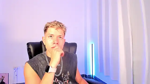 Snapshot of nathan_blake chatting on November 25, 7:47 pm nathan blake online show from November 25, 7:47 pm