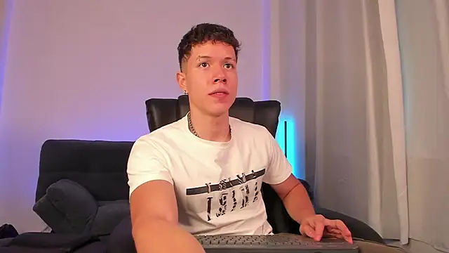 Snapshot of nathan_blake chatting on September 30, 9:32 pm nathan blake online show from September 30, 9:32 pm