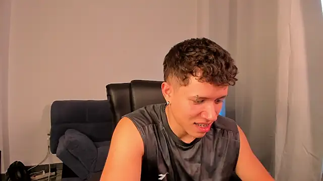 Snapshot of nathan_blake chatting on October 1, 8:35 pm nathan blake online show from October 1, 8:35 pm