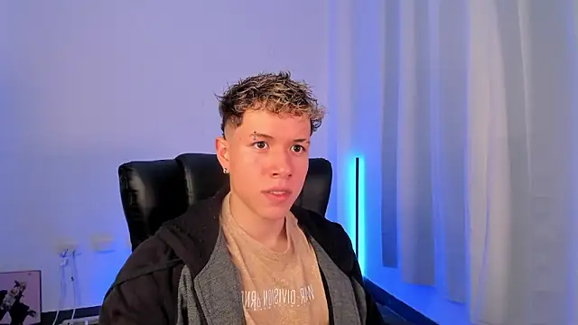 Snapshot of nathan_blake chatting on November 27, 7:14 pm nathan blake online show from November 27, 7:14 pm